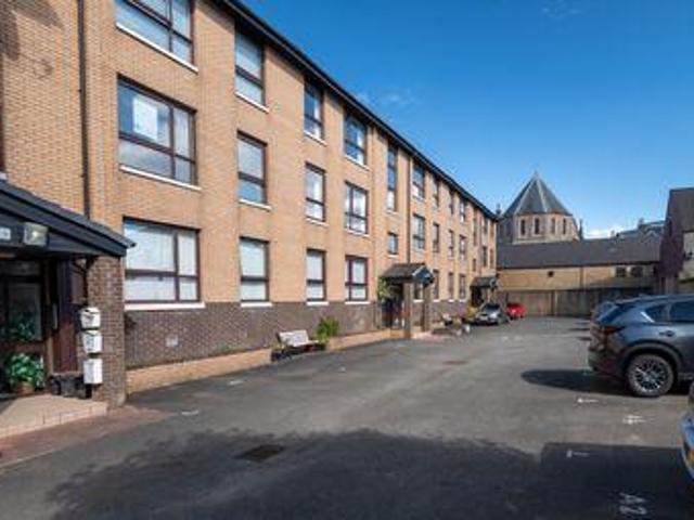 2 Bedrooms Flat for sale in Braemar Gardens, Robertson Street, Greenock PA16