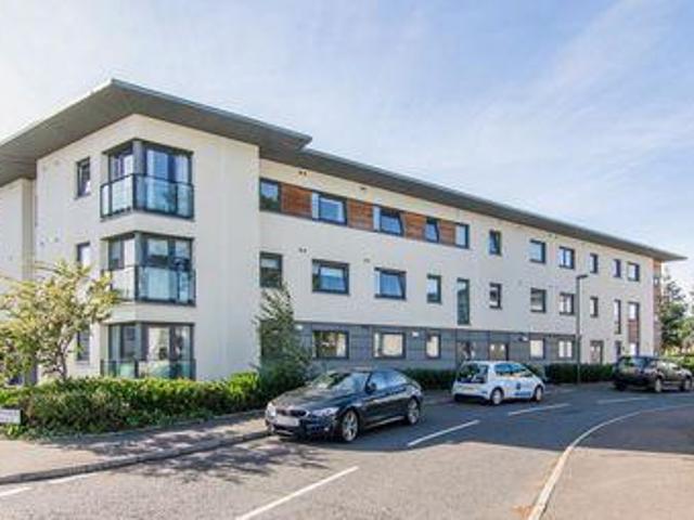2 Bedrooms Flat for sale in Burnbrae Drive, Corstorphine, Edinburgh EH12