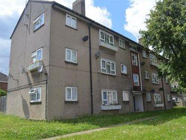 2 Bedrooms Flat for sale in Burnt Oak Broadway, Edgware, Middlesex HA8