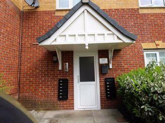 2 Bedrooms Flat for sale in Deanery Court, Manchester M8