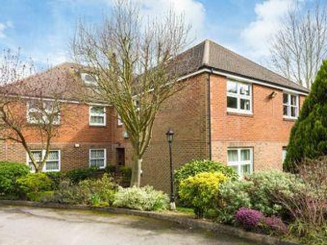 2 Bedrooms Flat for sale in Flat 4 Orion Court, 255 Hale Lane, Edgware HA8