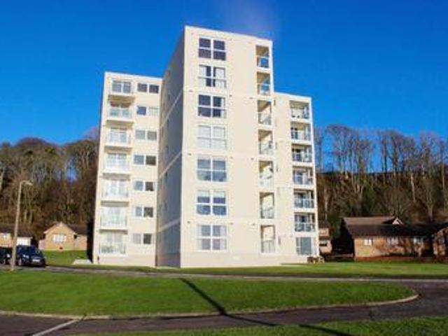 2 Bedrooms Flat for sale in Holmwood, Largs, North Ayrshire, Scotland KA30
