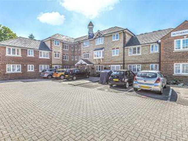 2 Bedrooms Flat for sale in Hutchings Lodge, High Street, Rickmansworth, Hertfordshire WD3