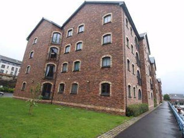 2 Bedrooms Flat for sale in James Watt Way, Greenock PA15