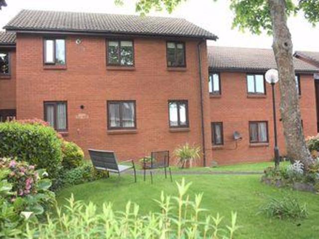 2 Bedrooms Flat for sale in Oaklands Court, West Cross, Swansea SA3