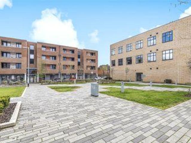 2 Bedrooms Flat for sale in Lowry Court, 23 Artisan Place, Harrow, Middlesex HA3