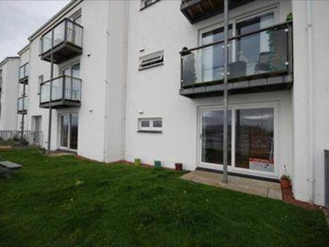 2 Bedrooms Flat for sale in Mariners View, Ardrossan KA22