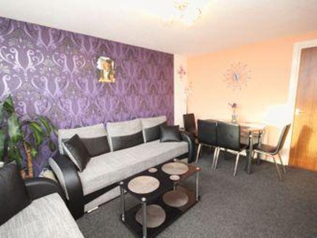 2 Bedrooms Flat for sale in Melbourne Street, Livingston EH54