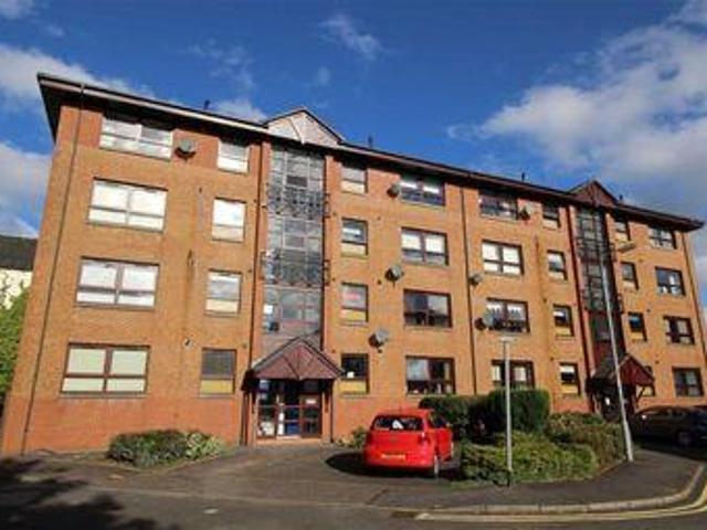 2 Bedrooms Flat for sale in Muriel Blue Court, Gourock, Renfrewshire PA19