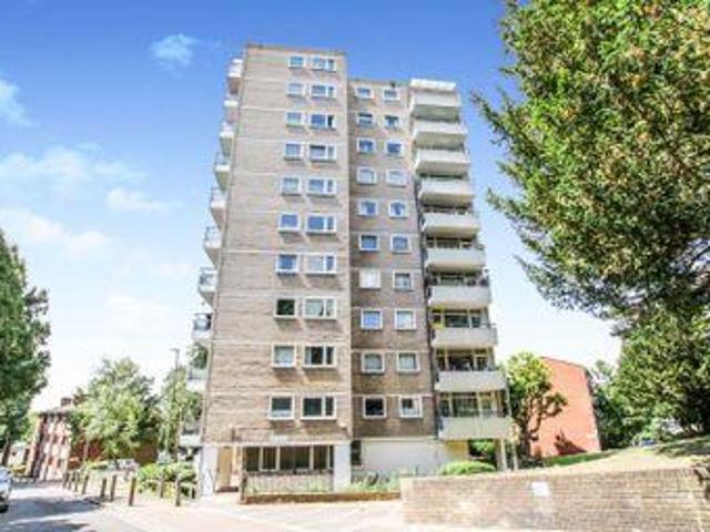 2 Bedrooms Flat for sale in Norley Vale, Roehampton SW15