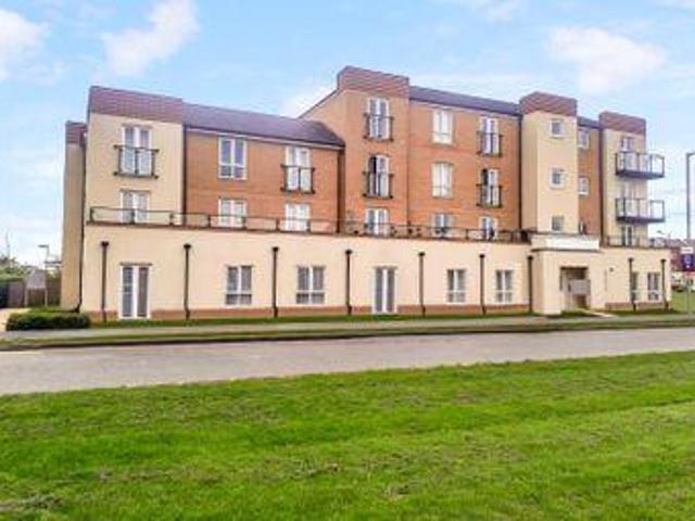 2 Bedrooms Flat for sale in Nicholas Charles Crescent, Aylesbury, Bucks HP18