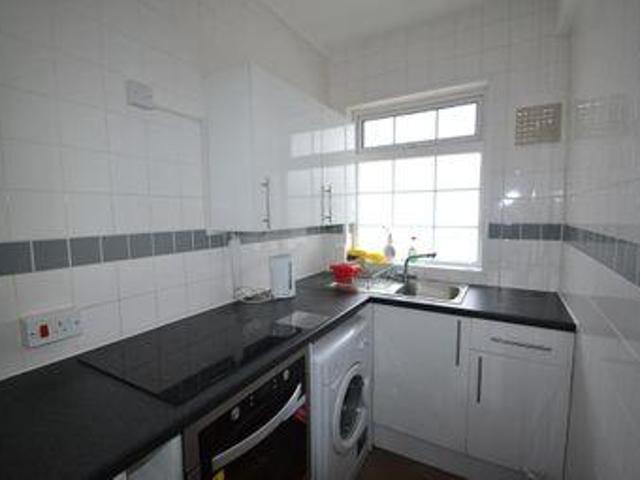 2 Bedrooms Flat for sale in Stoke Abbott Road, Worthing, West Sussex BN11
