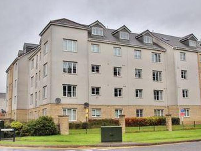 2 Bedrooms Flat for sale in Queens Crescent, Livingston EH54