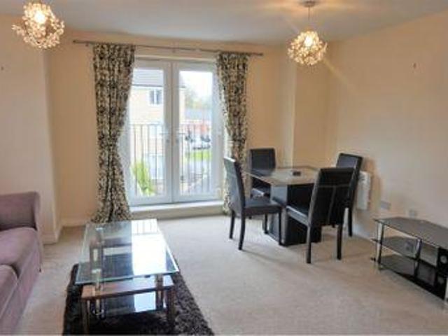 2 Bedrooms Flat for sale in Redbrook Way, Bradford BD9