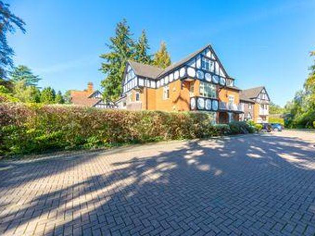 2 Bedrooms Flat for sale in Woodleigh Mansions, Larch Avenue, Ascot, Berkshire SL5