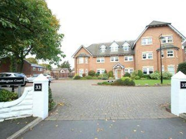 2 Bedrooms Flat for sale in Wellington Court, Wellington Road, Timperley WA15