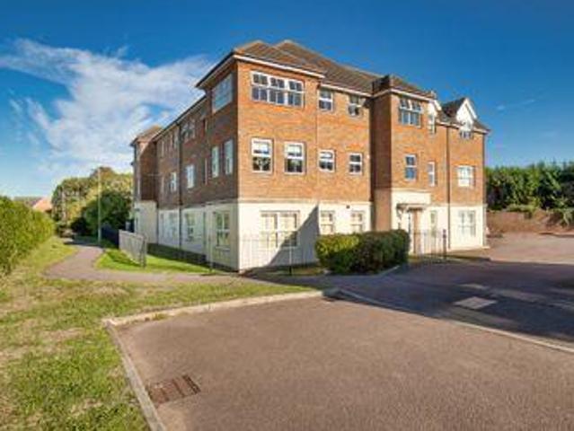 2 Bedrooms Flat for sale in Titchmarsh Close, Royston SG8