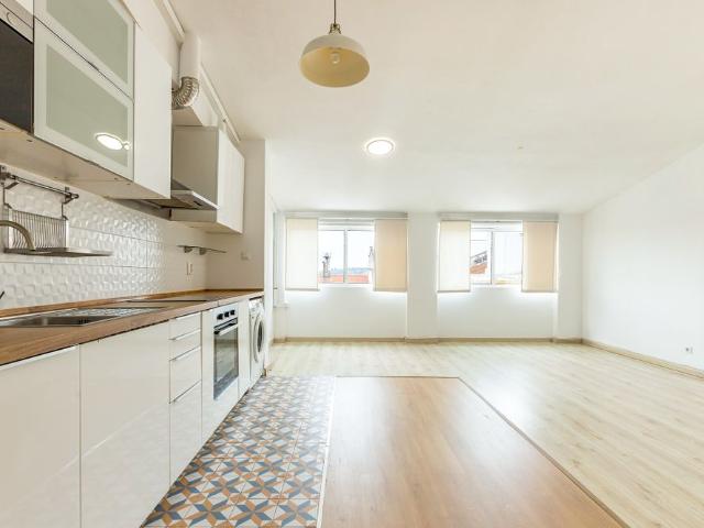 2 bedrooms for rent in Largo Vitorino Damásio, in Lisbon