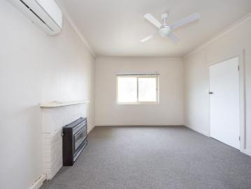 2 Bedrooms Good Location close to CBD