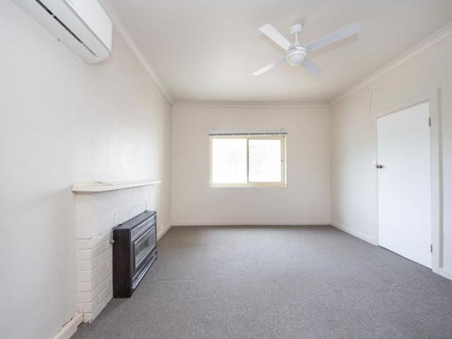 2 Bedrooms Good Location close to CBD