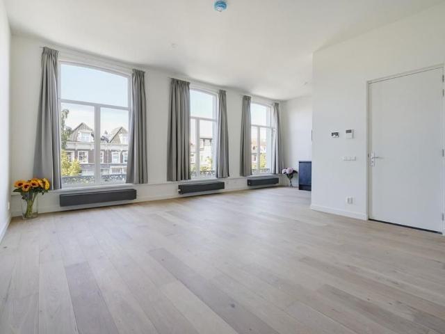 2 bedrooms Ground floor and upstairs apartment Surface Area: 85m2