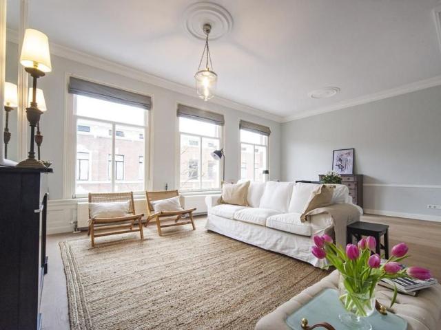2 bedrooms Ground floor and upstairs apartment Surface Area: 125m2