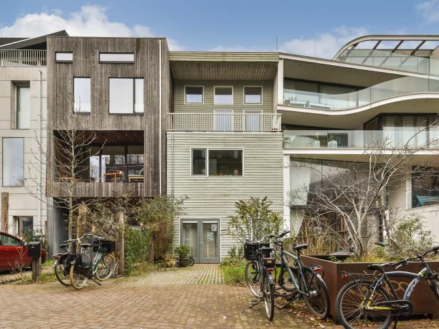 2 bedrooms Huurwoning Surface Area: 161m2