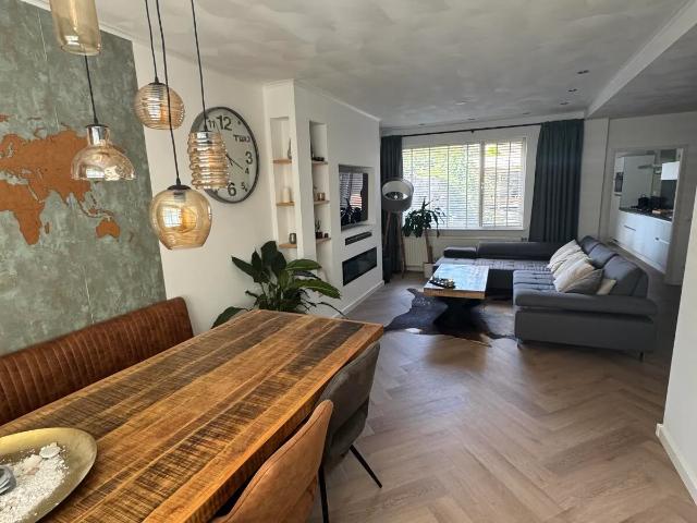 2 bedrooms Huurwoning Surface Area: 126m2