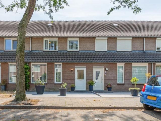 2 bedrooms Huurwoning Surface Area: 97m2