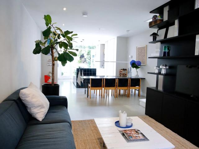 2 bedrooms Huurwoning Surface Area: 90m2