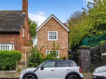 2 Bedrooms House detached for Rent in East Acton | Foxtons
