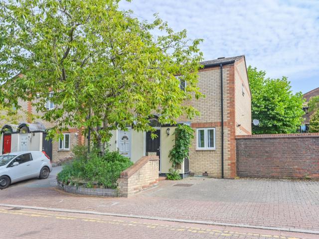 2 Bedrooms House end of terrace for Rent in Canary Wharf | Foxtons