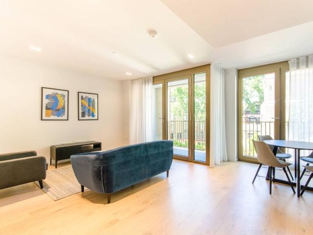 2 Bedrooms House for Rent in BARTHOLOMEW SQ | Foxtons
