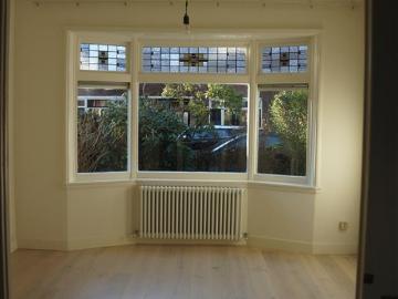 2 bedrooms House Surface Area: 100m2 Furnishings: Bare