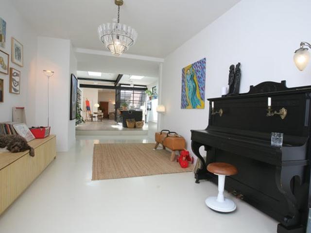 2 bedrooms House Surface Area: 240m2 Furnished Available from: 0026 11 07