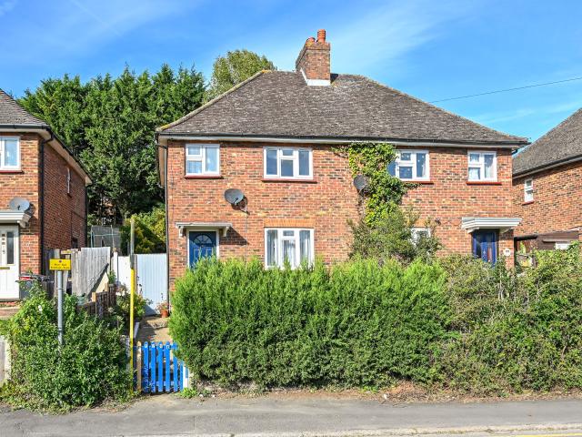 2 Bedrooms House semi detached for Rent in Southway | Foxtons