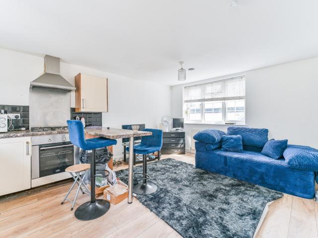 2 Bedrooms House terraced for Rent in Cobblestone Place | Foxtons