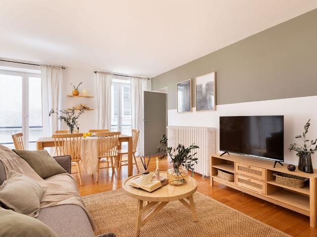 2 bedrooms in Grands Boulevards, Paris Amsterdam Apartments for Rent