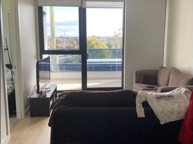 2 Bedrooms plus 2 CARS