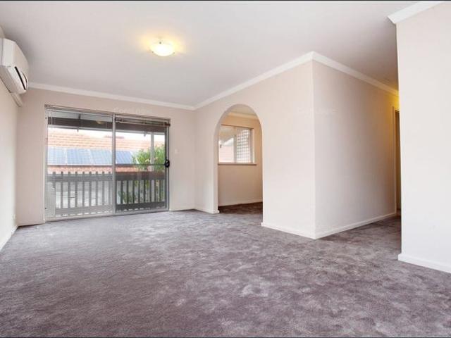 2 bedrooms plus a bonus 3rd room!