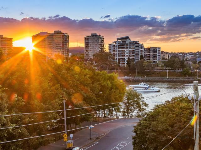 2 Bedrooms + Study + River Views!