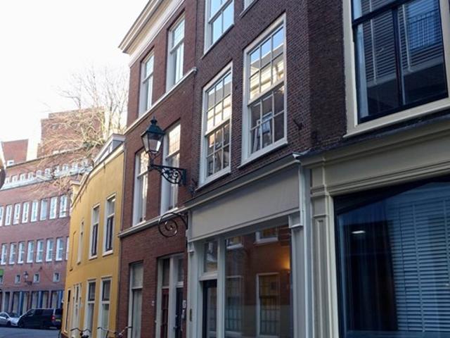 2 bedrooms Surface Area: 95m2 Furnished