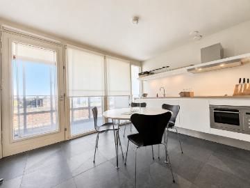 2 bedrooms Surface Area: 100m2 Furnished