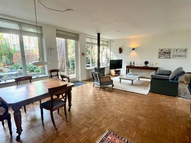 2 bedrooms Surface Area: 290m2 Furnished