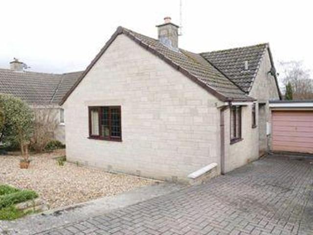 2 Bedrooms Semi detached bungalow for sale in Hermitage Drive, Dursley GL11