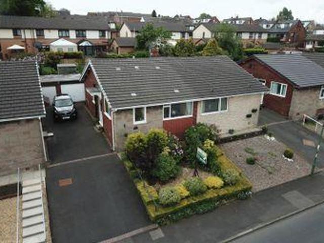 2 Bedrooms Semi detached bungalow for sale in Yew Tree Drive, Oswaldtwistle, Accrington BB5