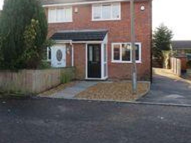 2 Bedrooms Semi detached house for rent in 131 Draperfield, Chorley PR7