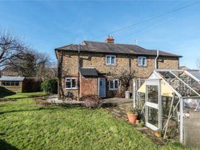 2 Bedrooms Semi detached house for sale in Badshot Lea Road, Badshot Lea, Farnham, Surrey GU9