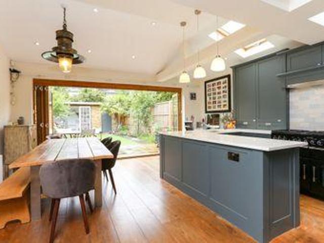 2 Bedrooms Semi detached house for sale in Kings Road, Kingston Upon Thames KT2