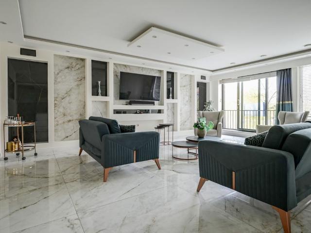 2 bedrooms Tussenverdieping Surface Area: 145m2